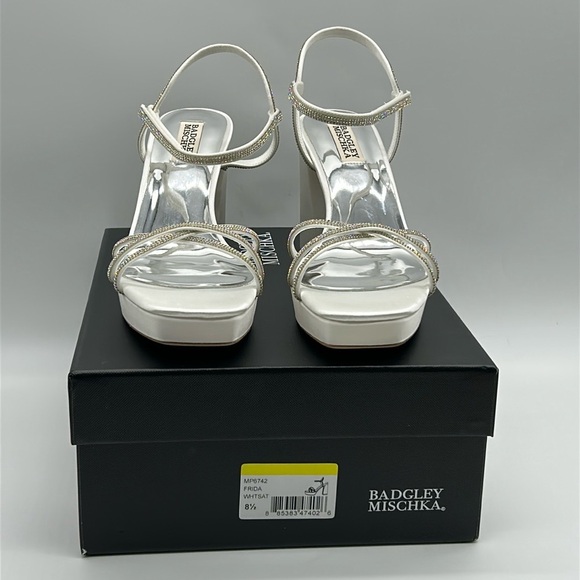 B2458- Badgley Mischka Frida White Satin Rhinestone Platform Sandals Sz 8.5 NWT - Picture 11 of 12